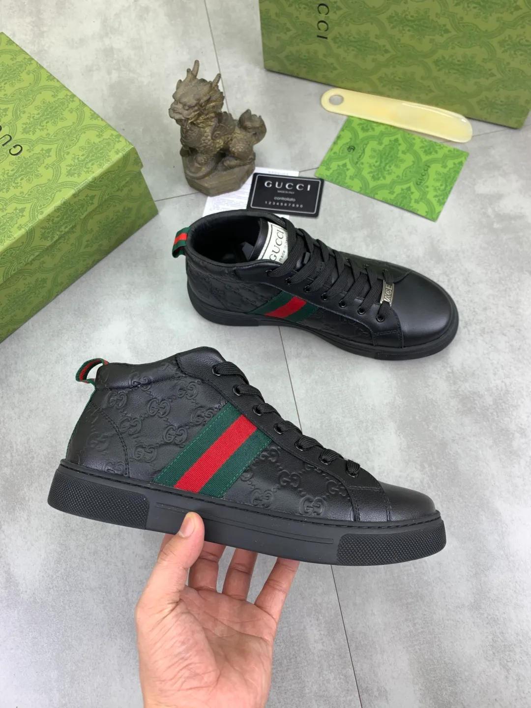 Men's shoes 💰P460 💰[New style]🆘 The latest model from Gucci GUCCI official website 🎁Classic casual fashion high-top men's shoes 👟Hot style 💥The version is simple and elegant, exclusive for trendy men. Unique official website latest brand elements 👑Gucci original decoration, fashionable and generous, original soft calfskin fabric➕Comfortable soft first-layer pigskin lining ✅The official website specifies the wear-resistant casual outsole, the classic model is taken in kind🎬Color: 4️⃣colors available😍Number: 38-44